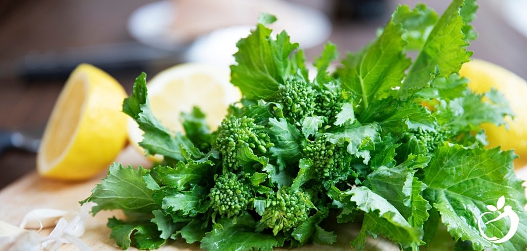 Broccoli Rabe Salad With Romaine and Creamy Garlic Paleo Dressing